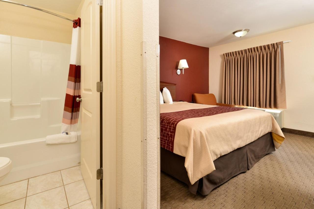 Red Roof Inn Dalton Esterno foto